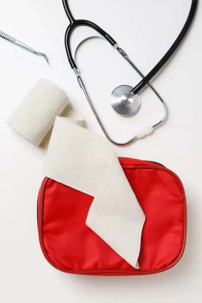 Pirmās medicīniskas palīdzibas piederumi
